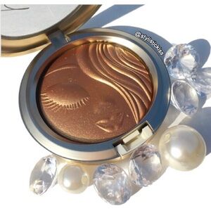 MAC X MARIAH MY MIMI EXTRA DIMENSION SKIN FINISH